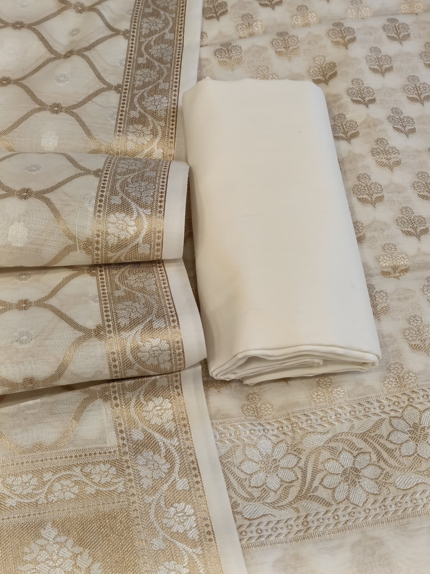 White Cotton Floral Silver Zari Booti Banarasi Suit with Alfi Jaal Dupatta Banarasi Suit 115SHL_CTN1
