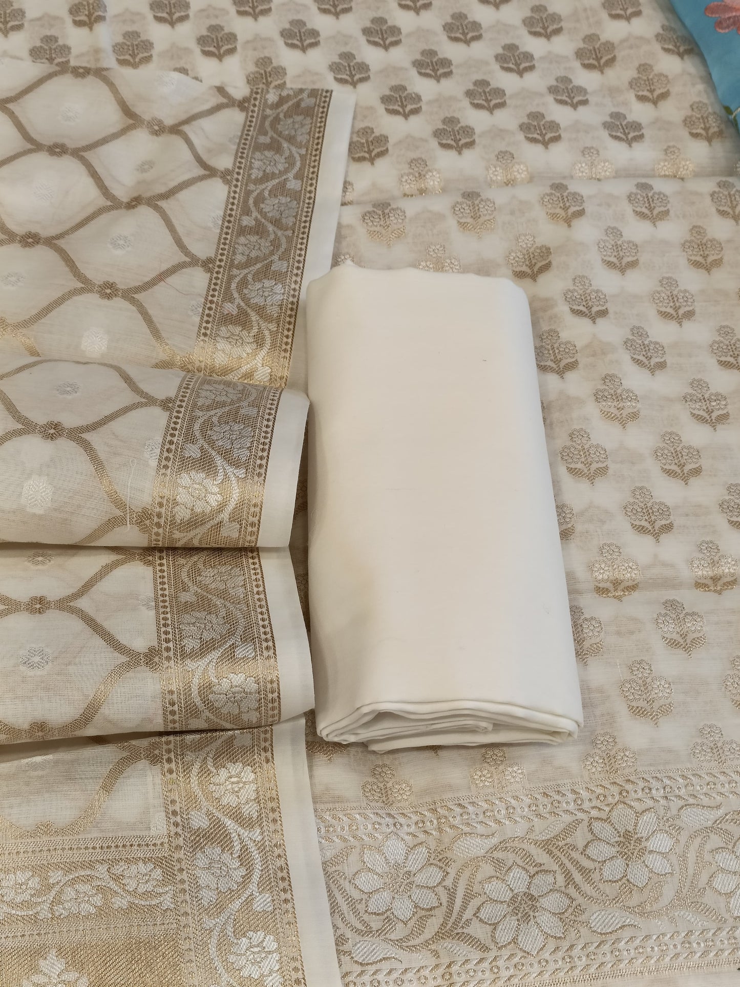 White Cotton Floral Silver Zari Booti Banarasi Suit with Alfi Jaal Dupatta Banarasi Suit 115SHL_CTN1