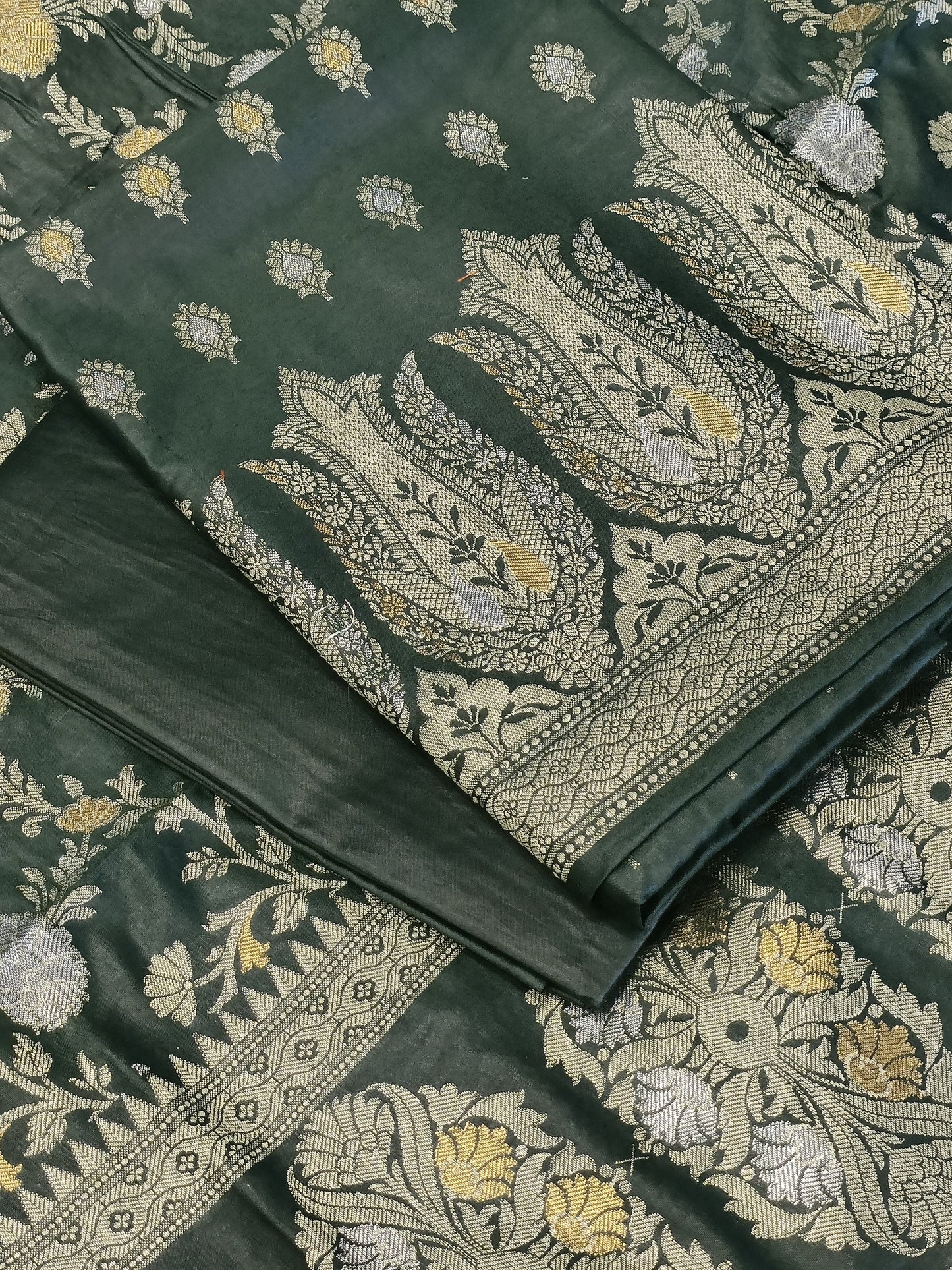 Darkgreen Cotton Dyable Alfi Zari Booti Banarasi Suit with Floral Zari Jaal Banarasi Suit 13SHL_DAS2
