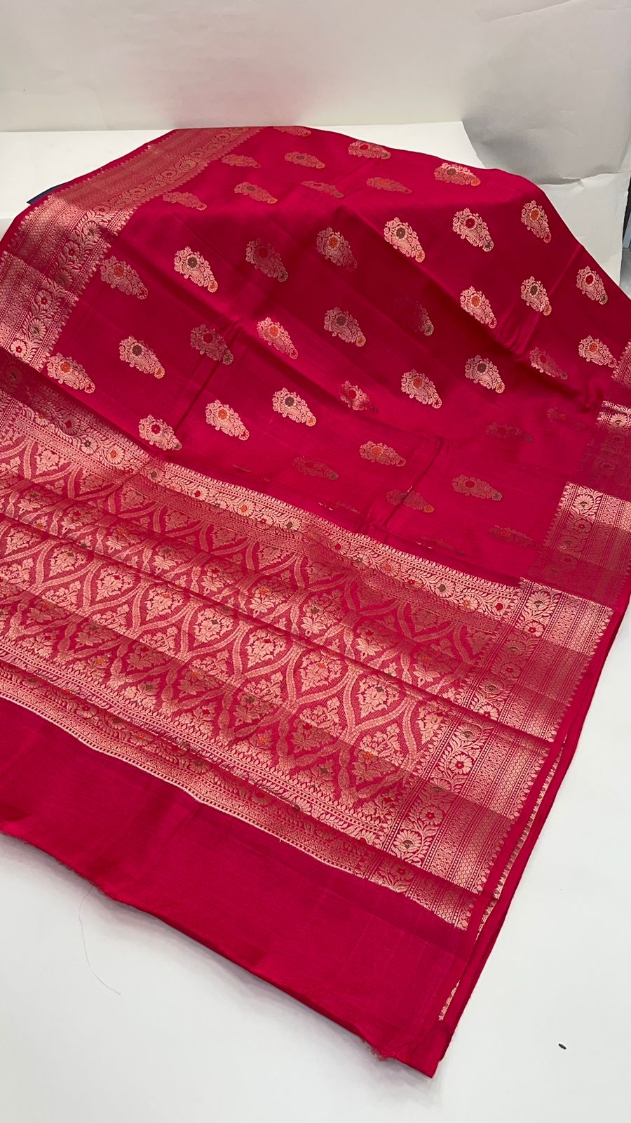 Faishana Pure Silk Handloom Red Munga Silk Zari Mina Booti Minakari Jaal Pallu with Minakari Zari Border Banarasi Saree with Red Blouse piece