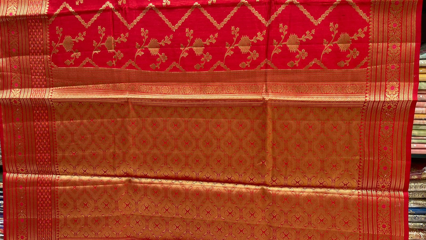 Ravishing Elegance: Faishana's Pure Silk Handloom Red Pure Chiniya Silk Tilfi Zari Jaal Zig-Zag with Minakari Zari Border & Red Blouse Piece