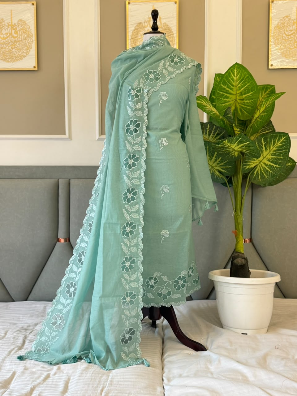 Seagreen Mal Chanderi Applique Work Daman Boota Banarasi Suit With Applique Dupatta 180PNJ_MLA1