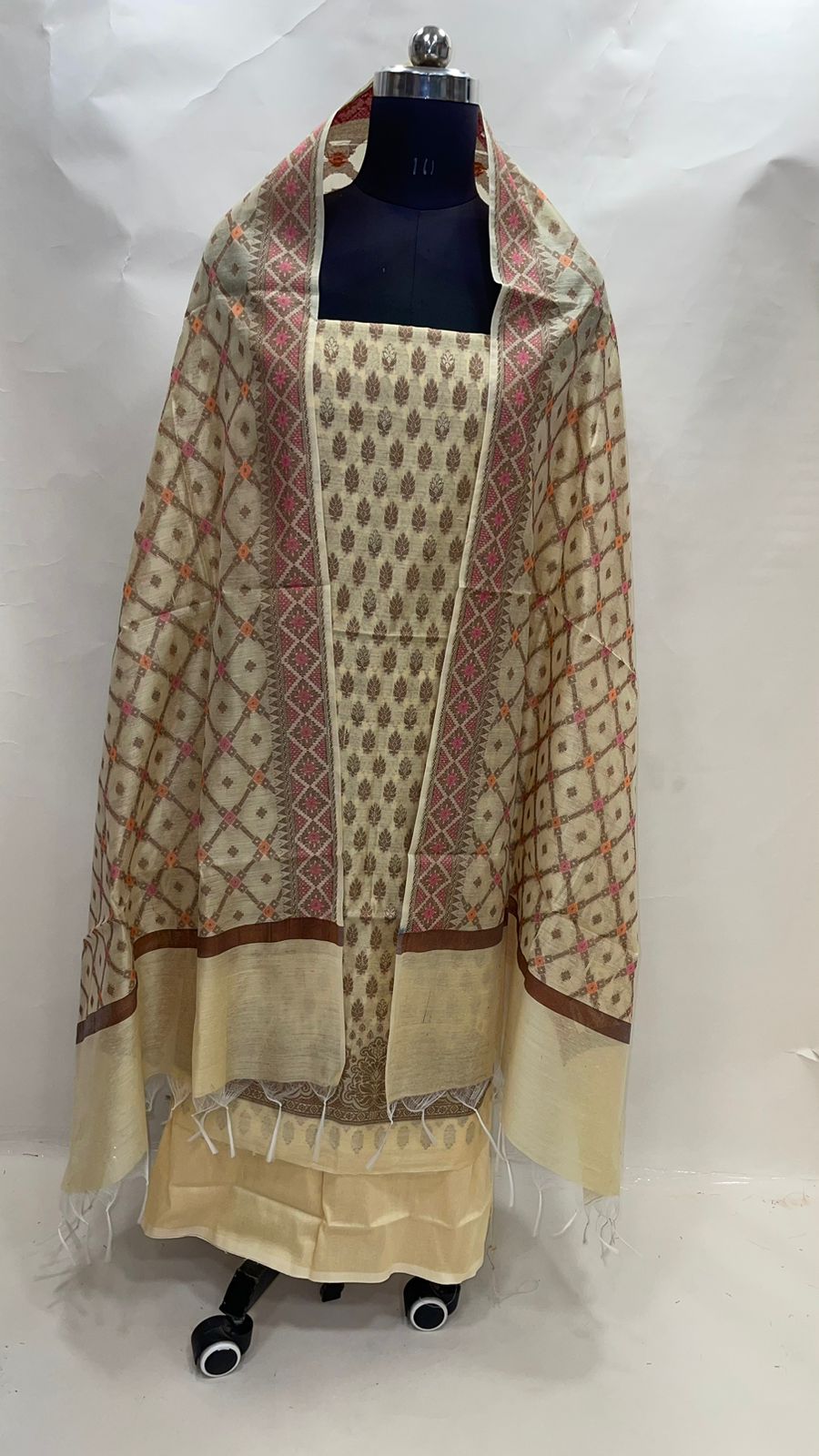 Faishana Presents Light Yellow Cotton Resham Copper Zari 3pcs Suit Set accompanied with Plain Bottom and Top Copper Zari Booti with Light Yellow Mina Barfi Jaal Dupatta