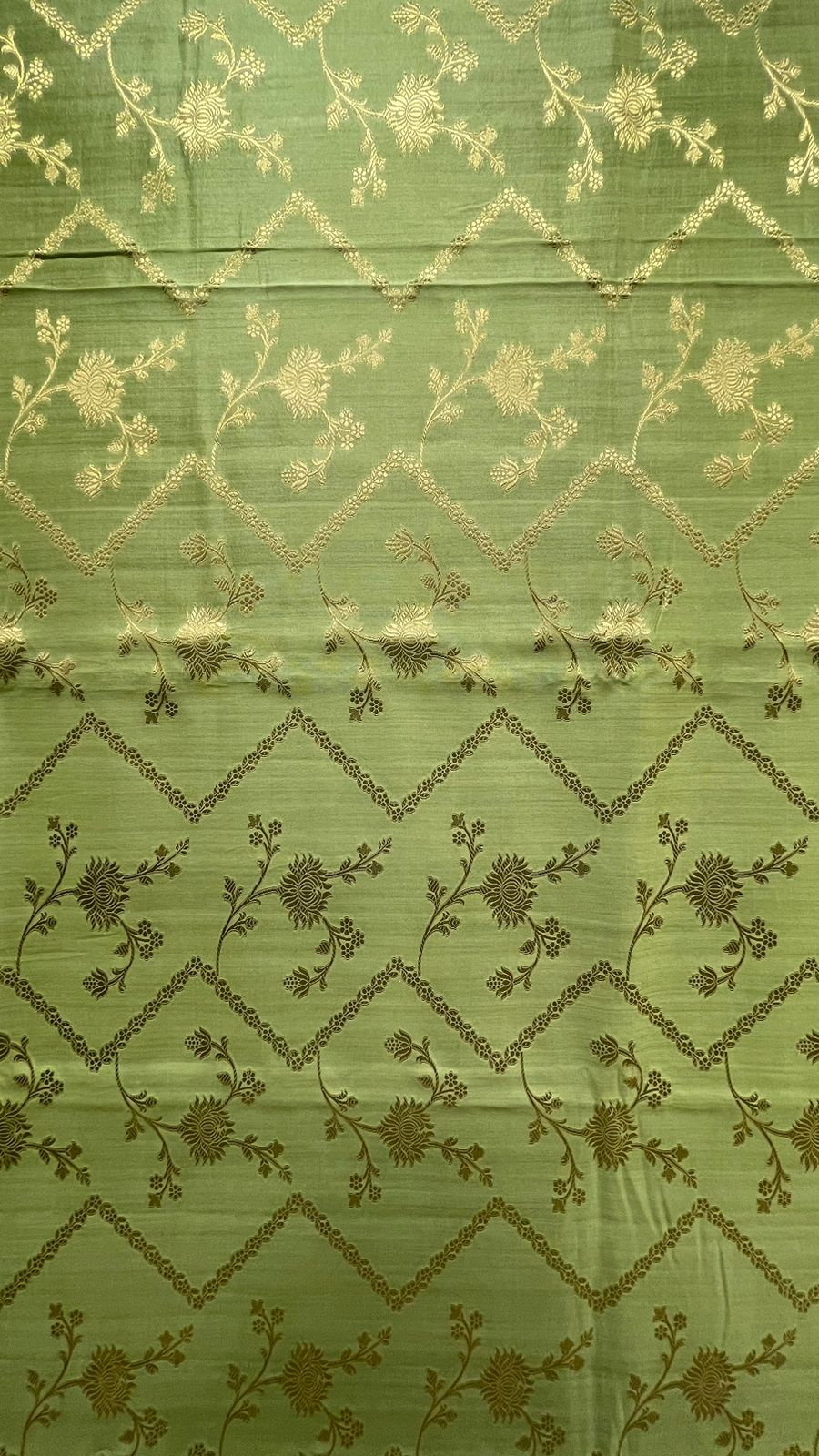Faishana Presents: Exquisite Pure Silk Handloom Pistachio Chiniya Silk Tilfi Zari Jaal Zig-Zag Banarasi Saree with Minakari Zari Border & Matching Blouse Piece