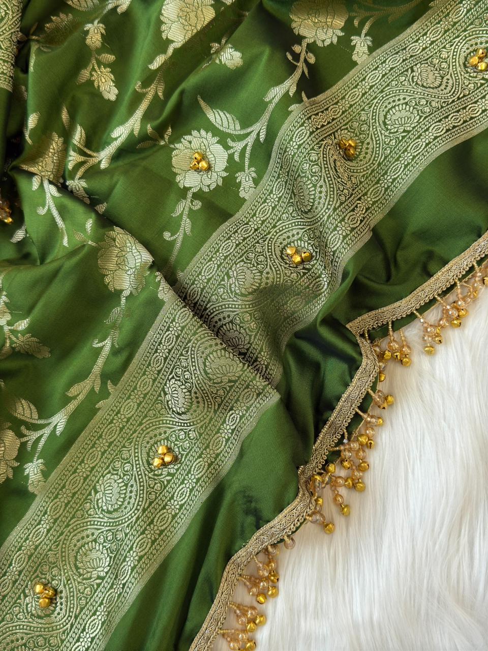 Aqua Green Silk Zari Booti With Ghungroo And Lace Work Banarasi Suit 220PNJ_SG3