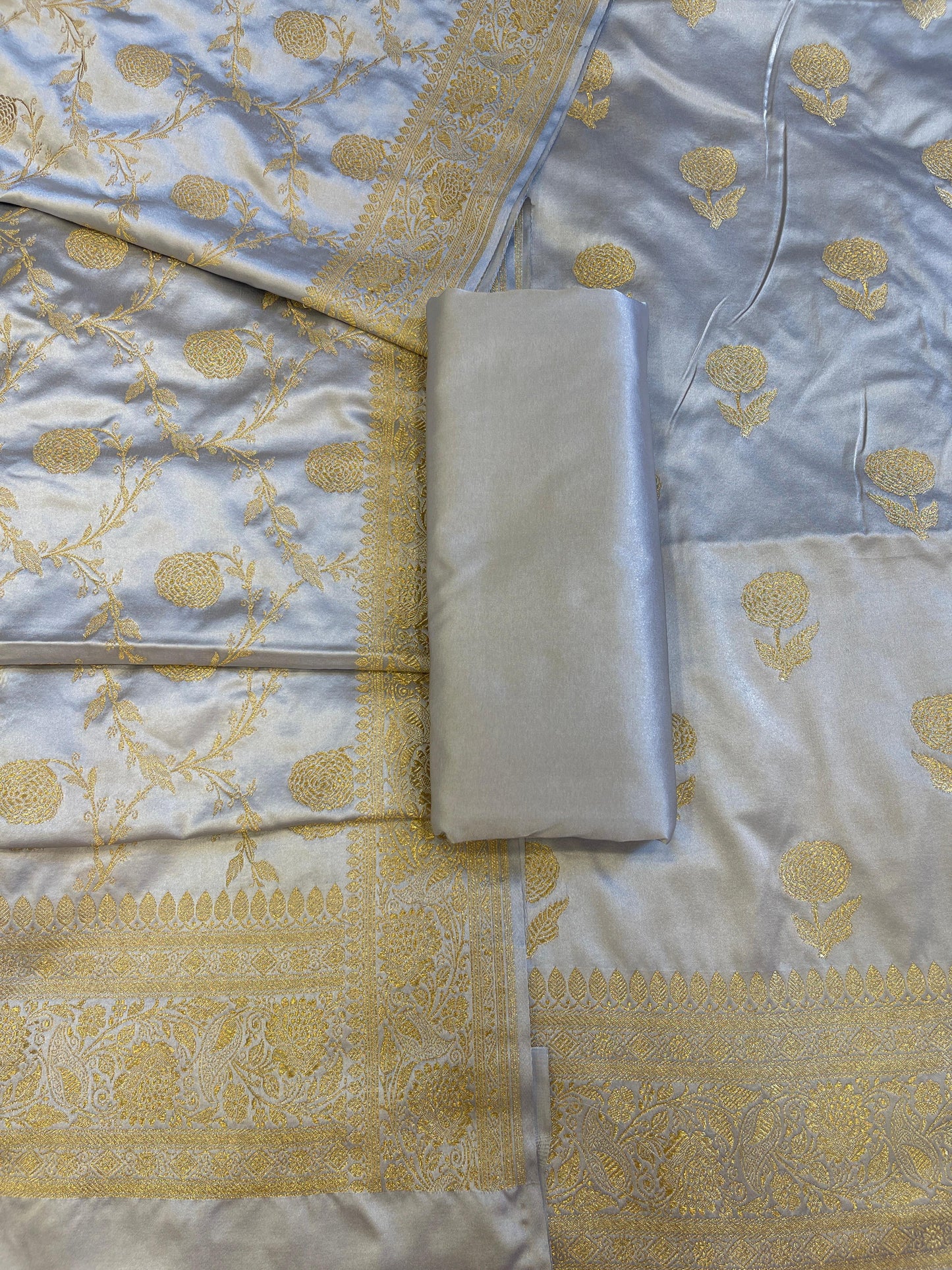Grey Premium Handloom Mashru Silk Floral Zari Booti with Zari Jaal Dupatta Handloom Banarasi 3 pcs Suit Set 3000AJ_MSR15