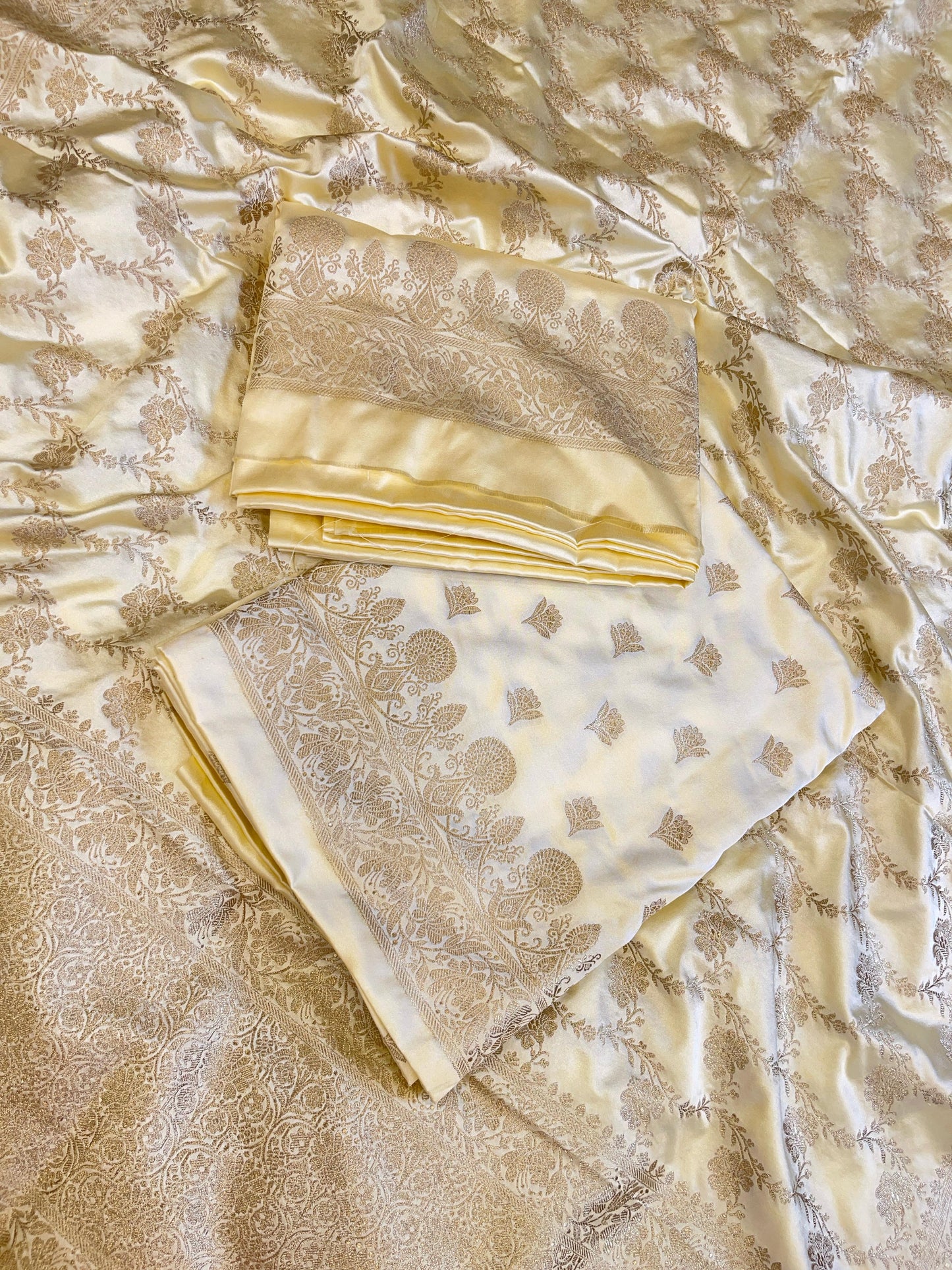 Tussar Premium Handloom Mashru Silk Floral Zari Booti with Zari Jaal Dupatta Handloom Banarasi 3 pcs Suit Set 3000AJ_MSR2