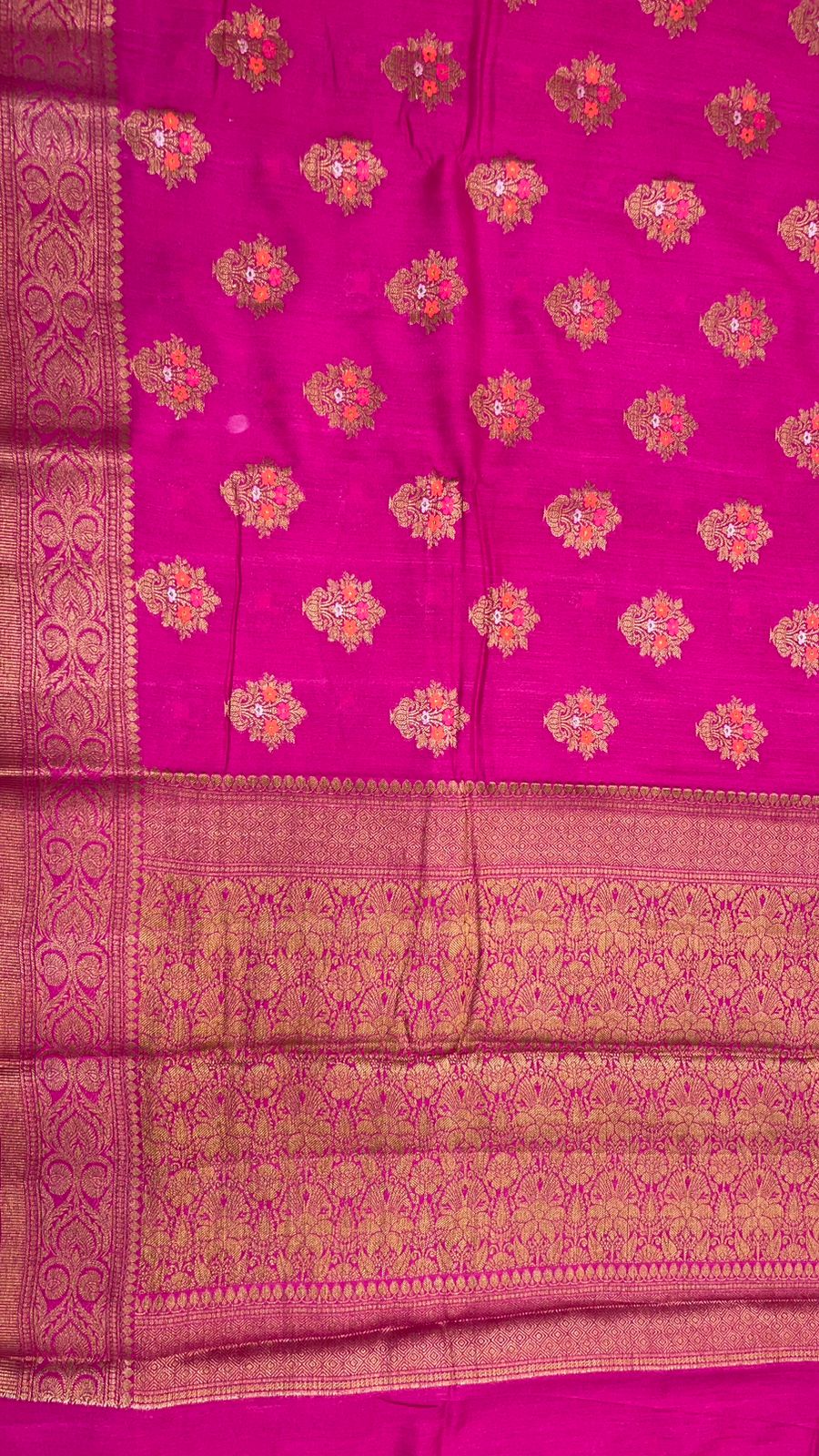 Radiant Elegance: Faishana Pure Silk Handloom Hot Magenta Munga Silk Minakari Copper Zari Booti Saree with Magenta Blouse