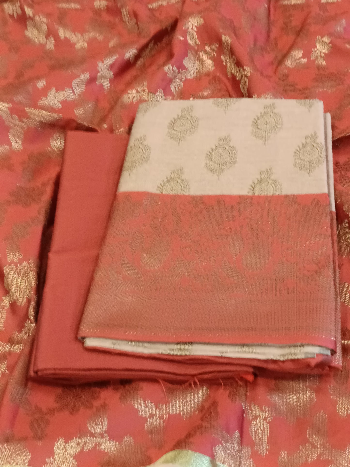 Light Mauve Cotton Floral Zari Booti with Contrast Red Silk Border Banarasi Suit 525IM_CTN8