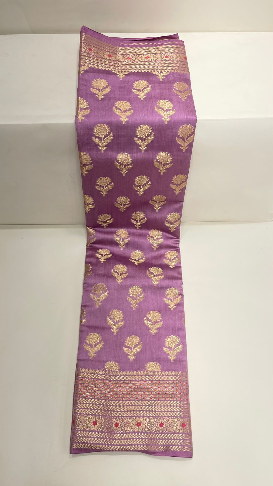 Royal Elegance: Faishana's Exquisite Light Purple Pure Chiniya Silk Gold Floral Zari Booti with Minakari Border & Purple Blouse