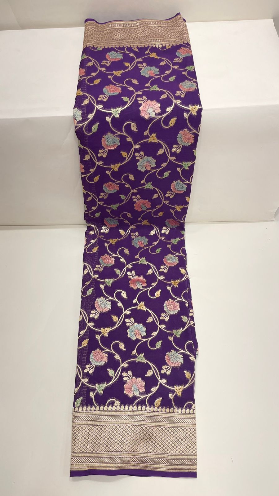Faishana Pure Silk Handloom Exquisite Purple Khaddi Georgette Hand Brush Floral Zari Kadhwa Jaal with Banarasi Zari Border with Purple Blouse