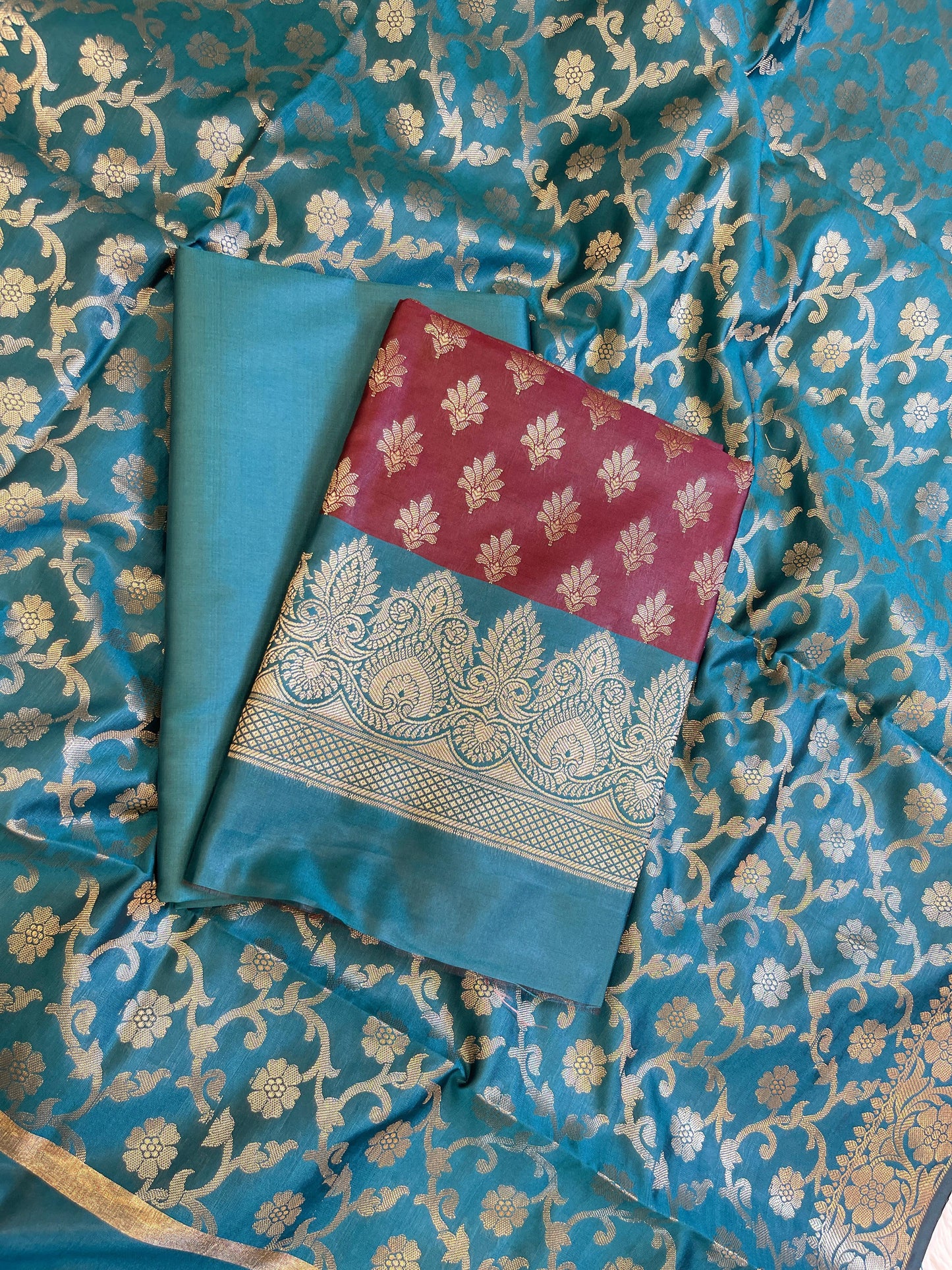 Maroon Art Silk Floral Zari Chunri Booti Contrast Banarasi Suit with Seagreen Dupatta 625AJ_TPT32