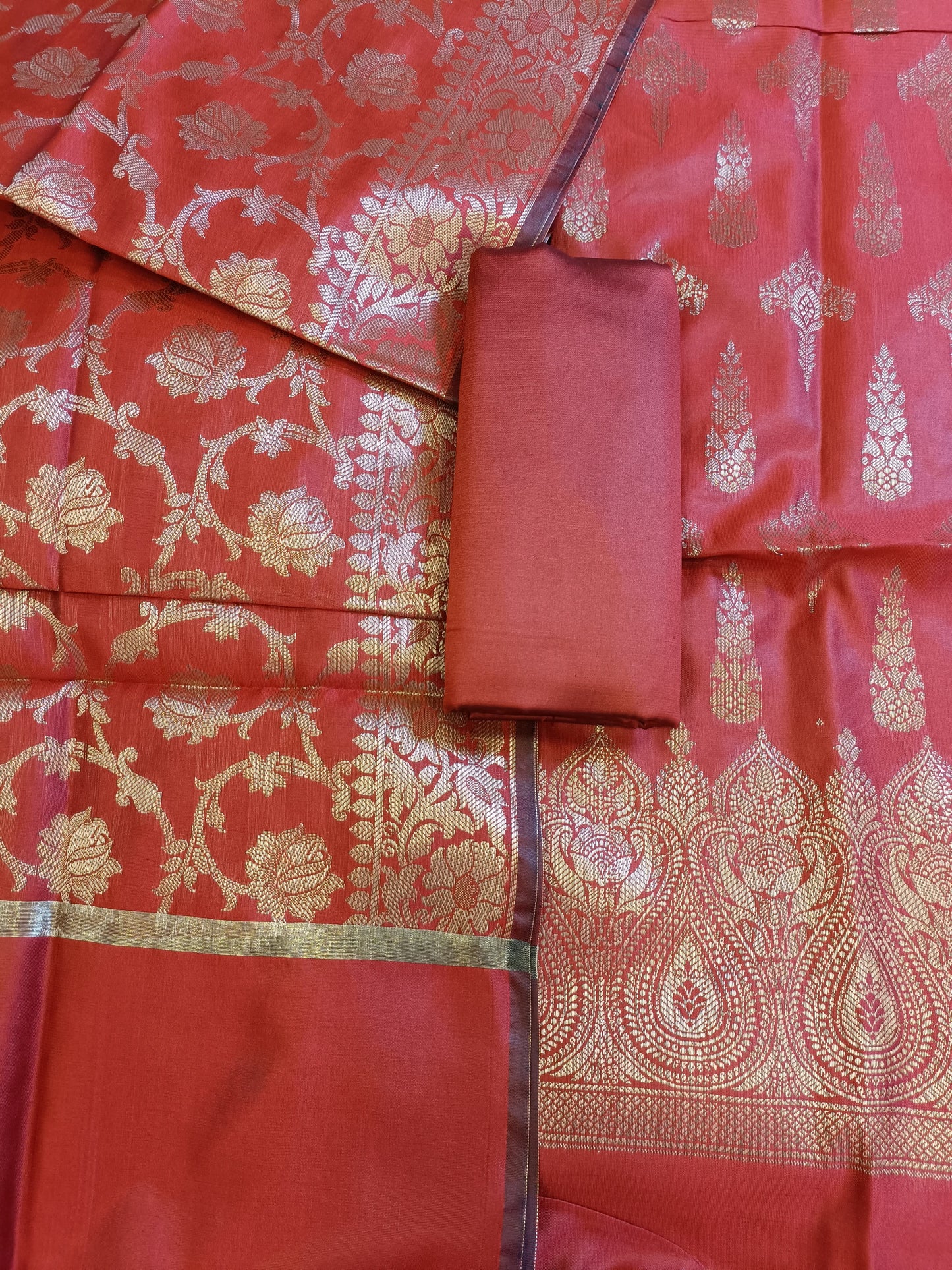 Red Tapeta Silk Floral Dual Zari Booti with Zari Jaal Dupatta Banarasi Suit 625AJ_TPT73