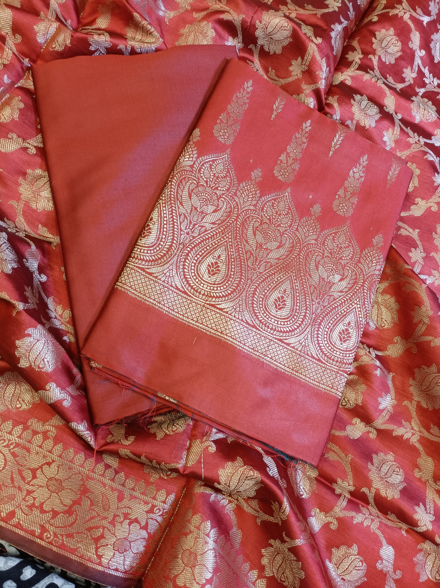Red Tapeta Silk Floral Dual Zari Booti with Zari Jaal Dupatta Banarasi Suit 625AJ_TPT73