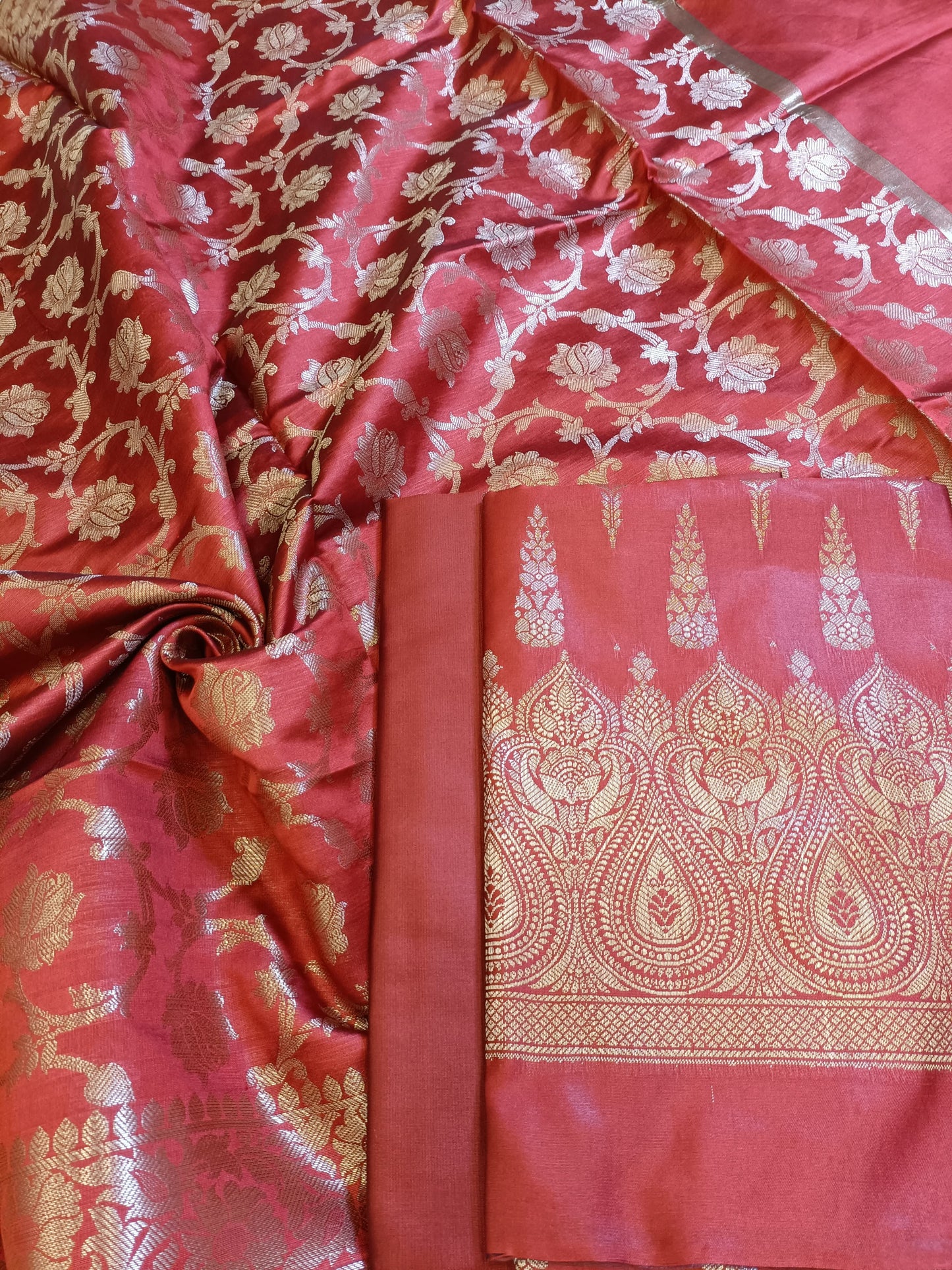 Red Tapeta Silk Floral Dual Zari Booti with Zari Jaal Dupatta Banarasi Suit 625AJ_TPT73