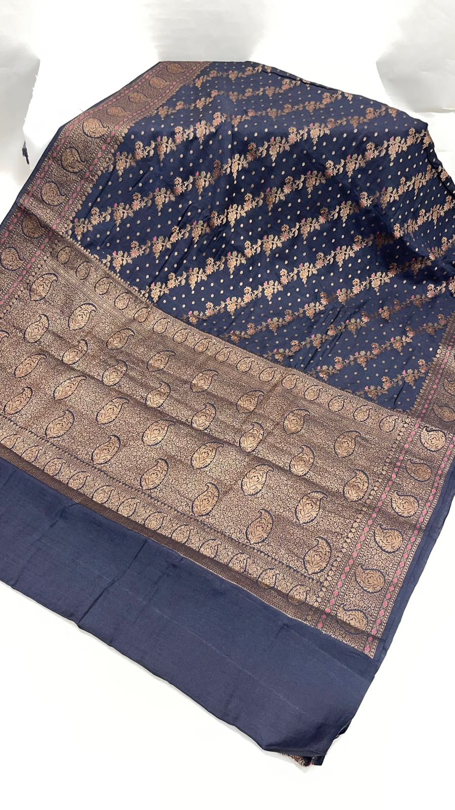 Timeless Classic: Faishana Pure Silk Handloom Black Munga Silk Banarasi Saree Adorned with Aada Copper Zari Jaal Booti with Black Blouse
