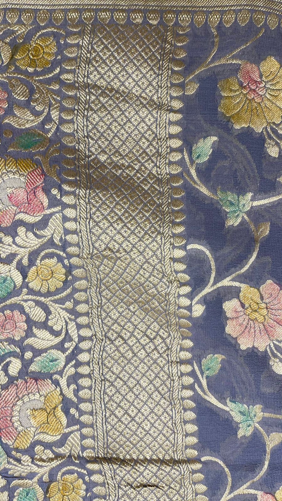 Faishana Pure Silk Handloom Exquisite Grey Khaddi Georgette Hand Brush Floral Zari Kadhwa Jaal with Banarasi Zari Border with Grey Blouse