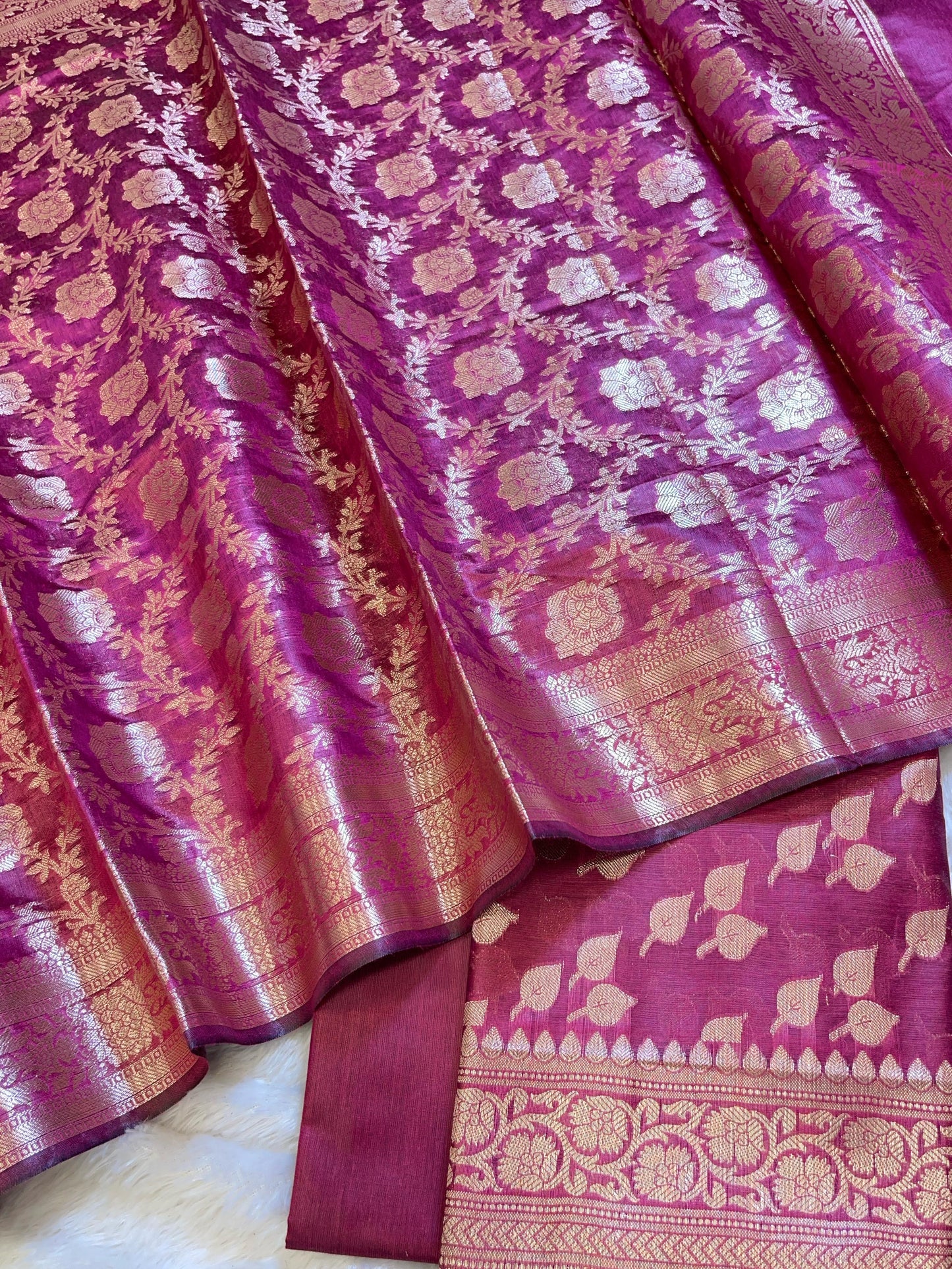 Magenta Cotton Silk Floral Zari Booti Banarasi 3 pcs Suit Set 675JVC_130