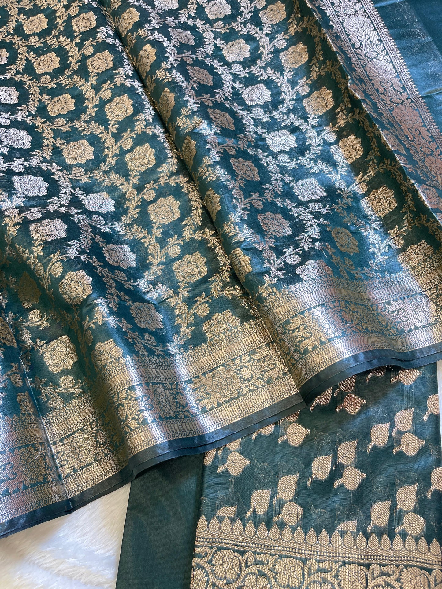 Dark Green Cotton Silk Floral Zari Booti Banarasi 3 pcs Suit Set 675JVC_131