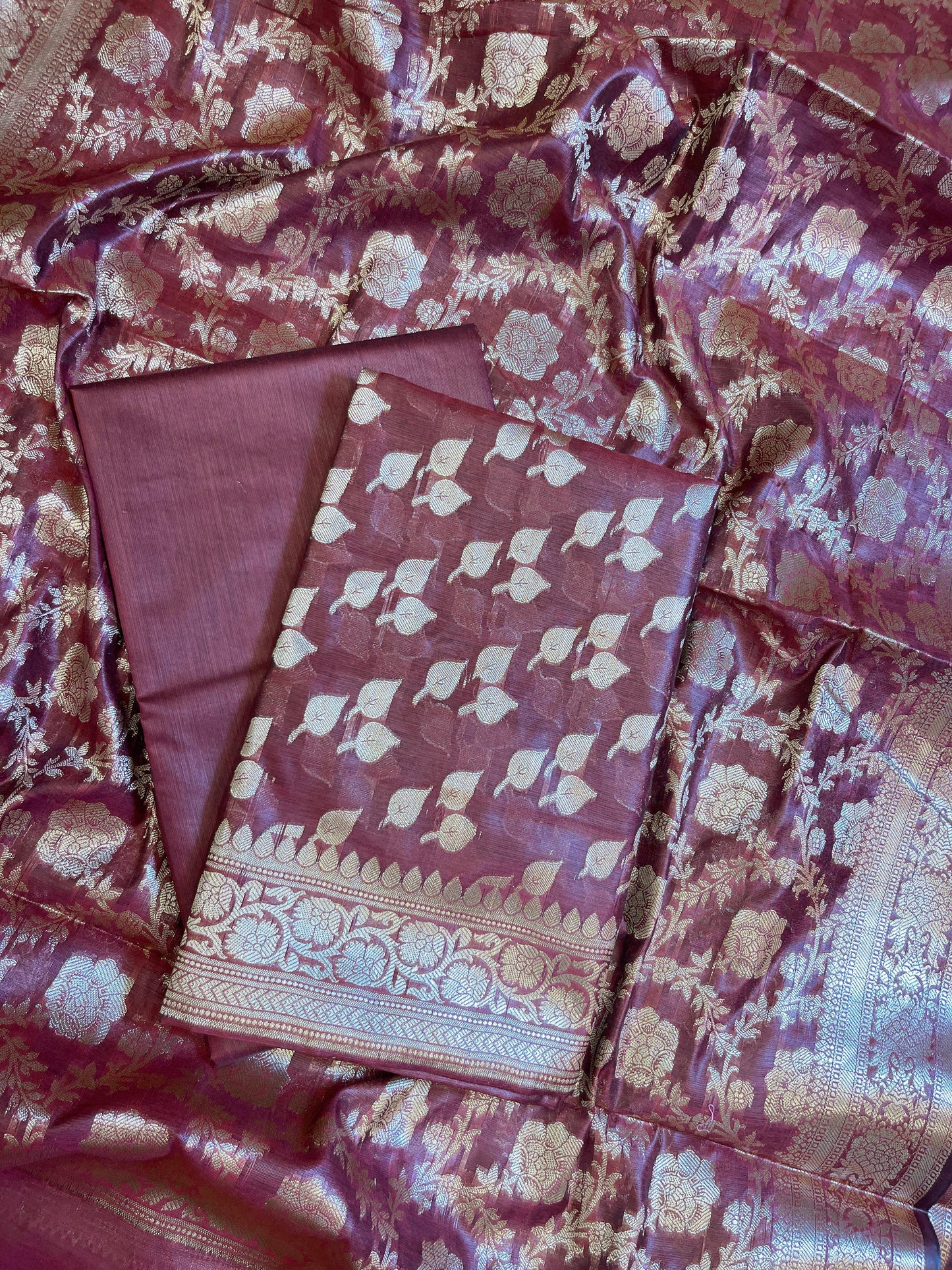 Maroon Cotton Silk Floral Zari Booti Banarasi 3 pcs Suit Set 675JVC_132
