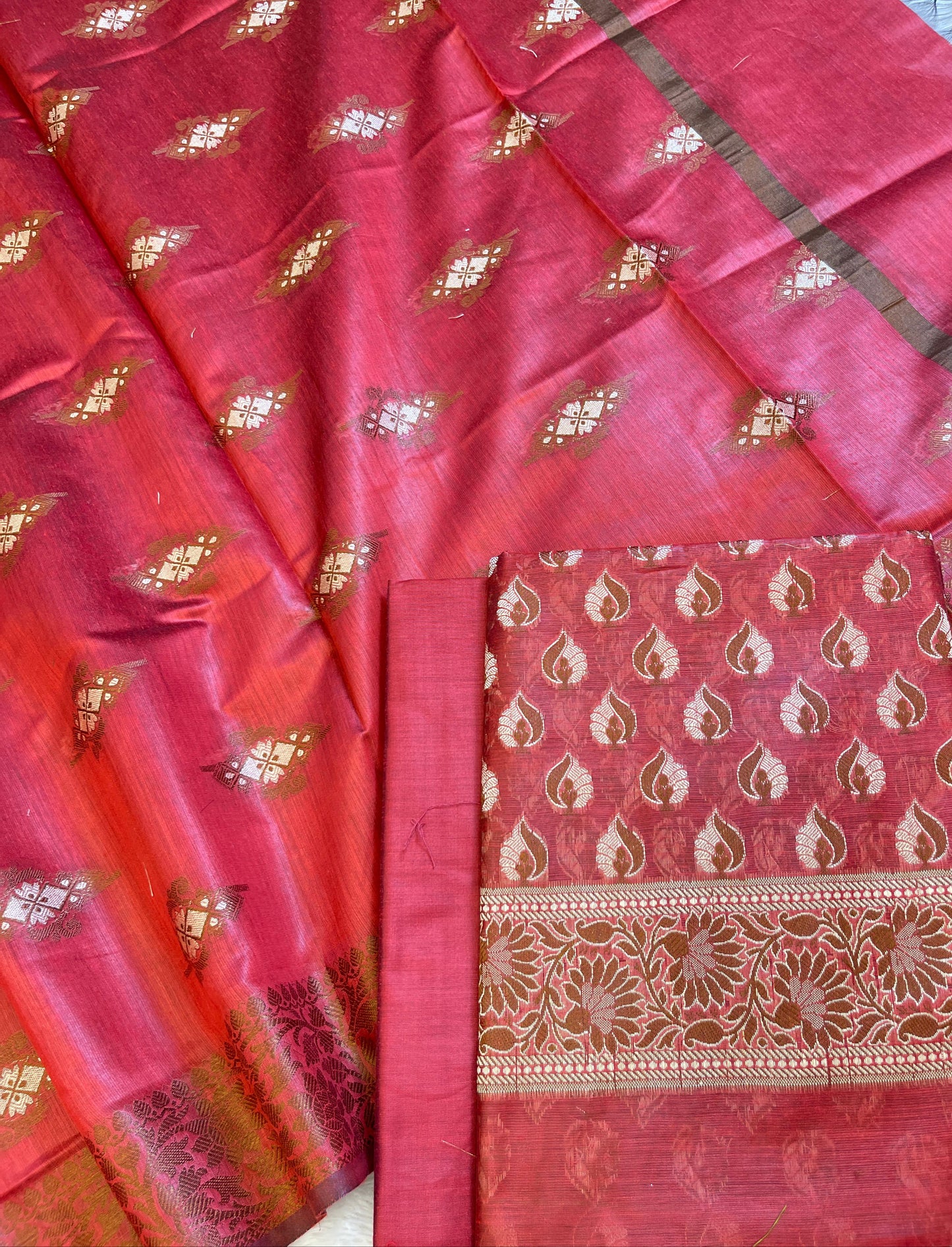 Red Cotton Floral Resham Mina Booti Banarasi 3 pcs Suit Set 700AJ_CT1