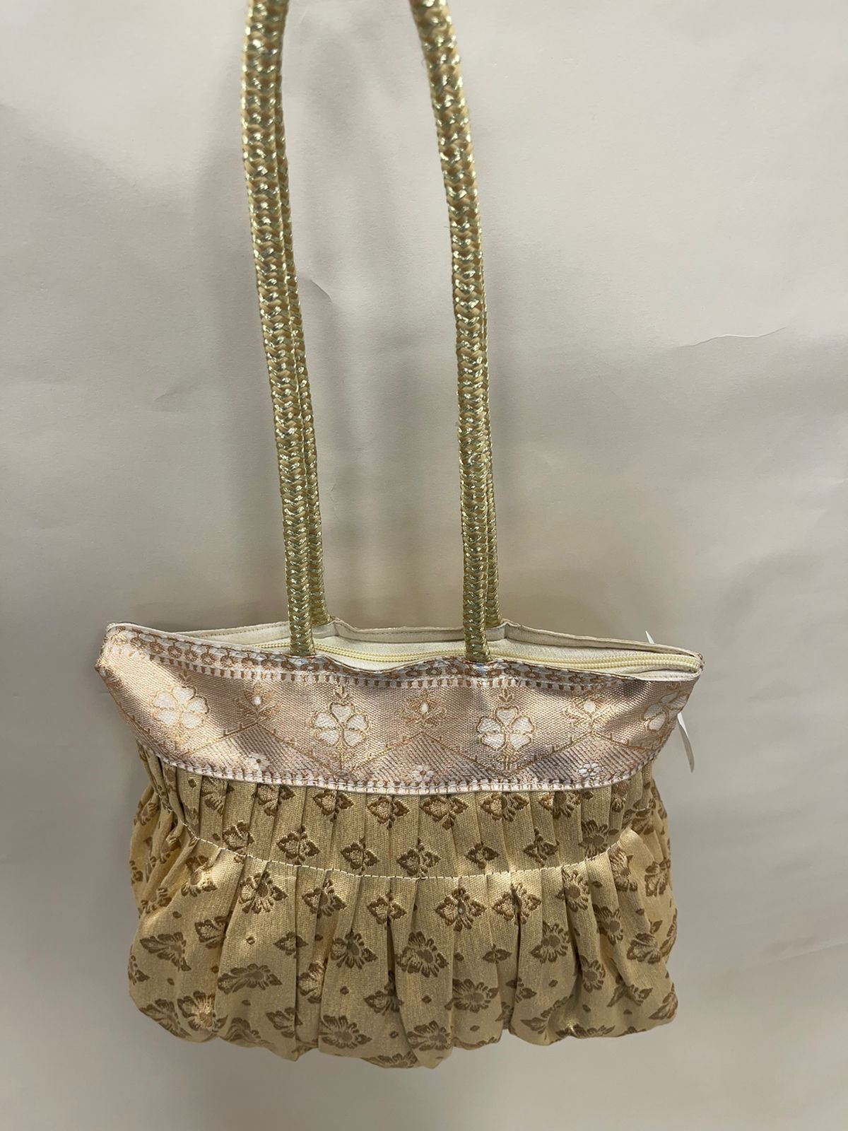 Cream Banarasi Hand Bag HBG_33