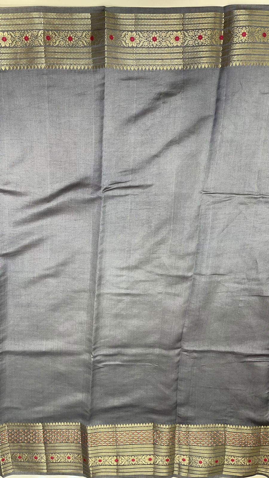 Exquisite Elegance: Faishana's Pure Silk Handloom Grey Chiniya Silk with Gold Zari Floral Booti & Grey Blouse