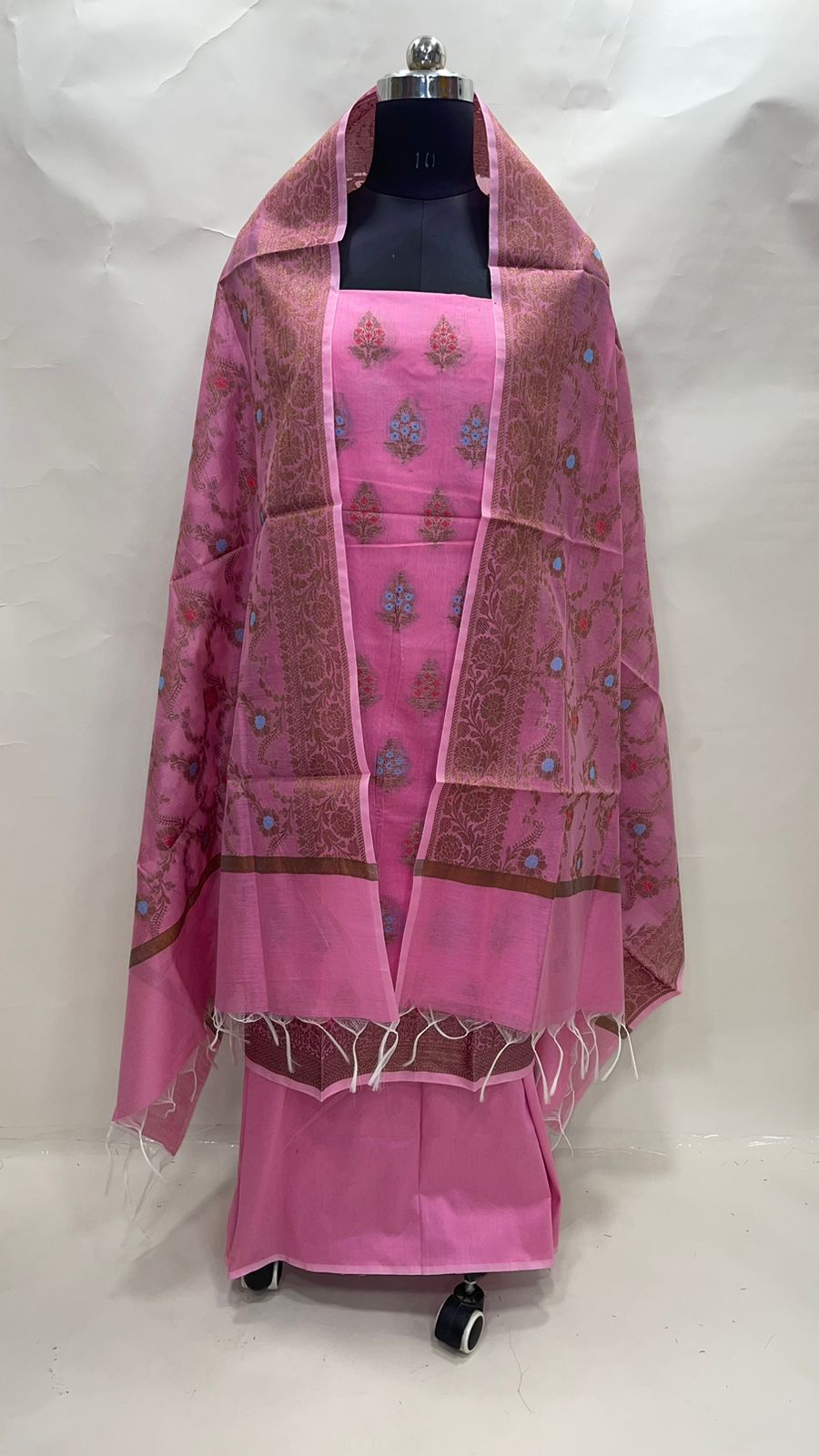 Faishana Presents Pink Cotton Resham Copper Zari 3pcs Suit Set accompanied with Plain Bottom and Top Copper Zari Cotton Small Mina Boota with Pink Mina Jaal Dupatta