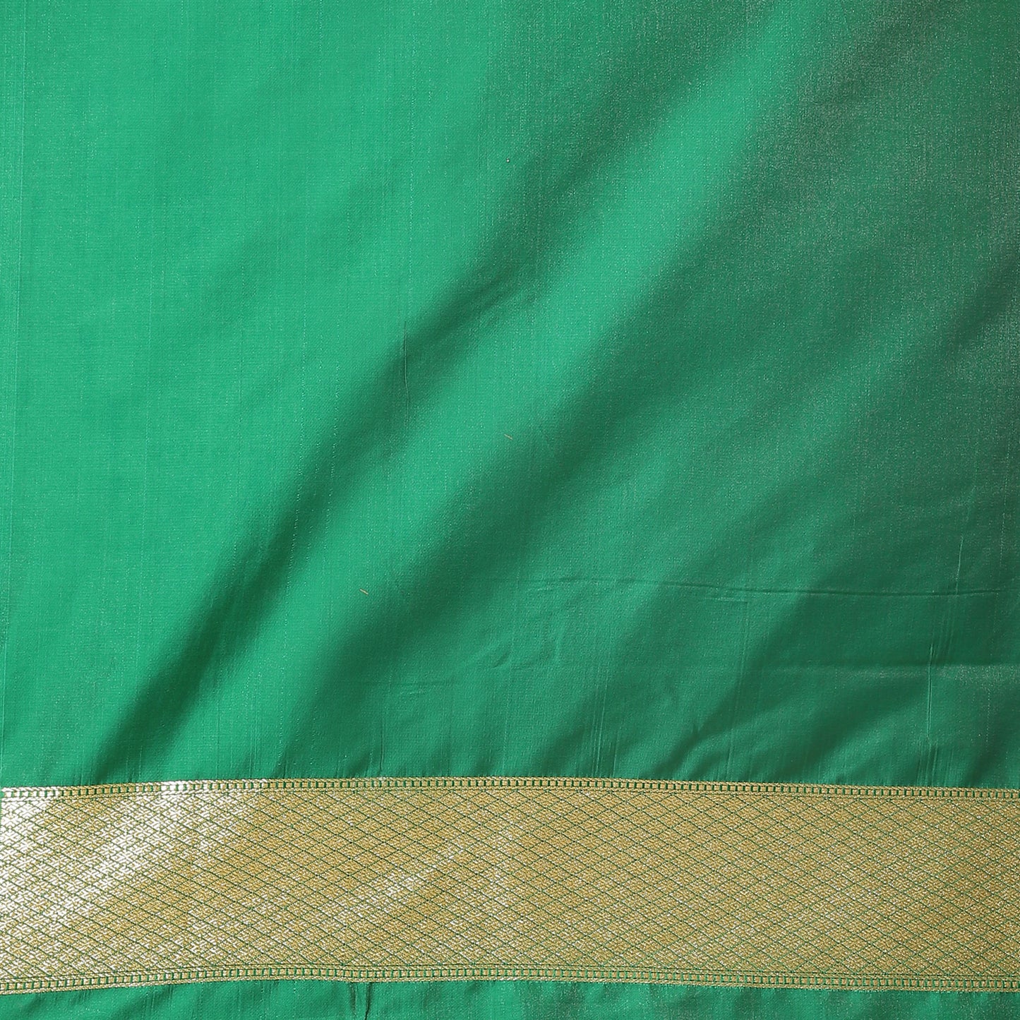 Faishana Presents Red Satin Silk Mughal Motif Zari Boota Paithani Anchal Skirt Border Green Blouse Banarasi Saree