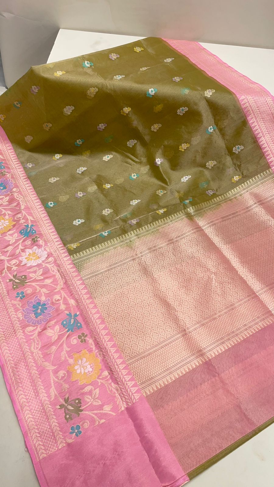 Faishana Pure Handloom Olive Green Kora Tissue Silk Sona Rupa Zari Booti Skirt Tilfi Zari Jaal Mina Contrast Pink Border with Contrast Pink Blouse Banarasi Saree
