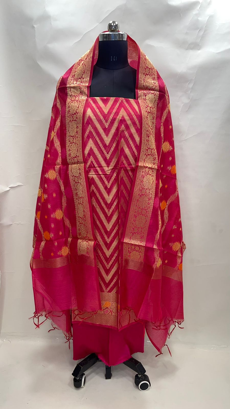 Faishana Presents Pink Cotton Silk Golden Zari 3pcs Suit Set accompanied with Plain Bottom and Top Golden Zari Cotton Silk Zig Zag Pattern with Pink lehariya Mina Stripe Dupatta