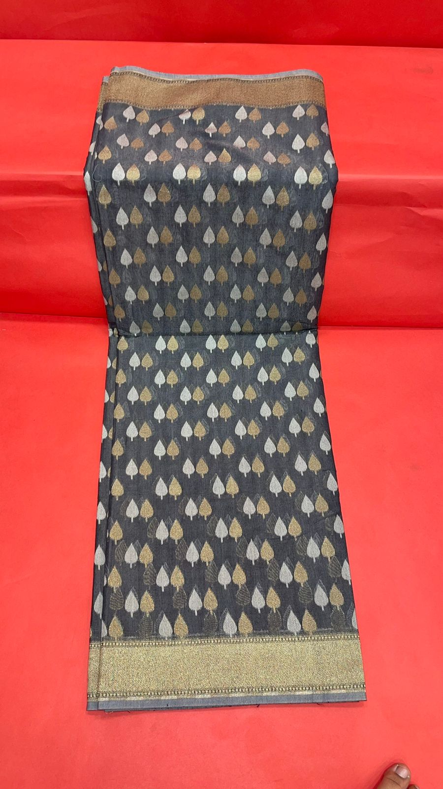 Faishana Presents Black Cotton Chunri Booti With Grey Blouse Banarasi Saree