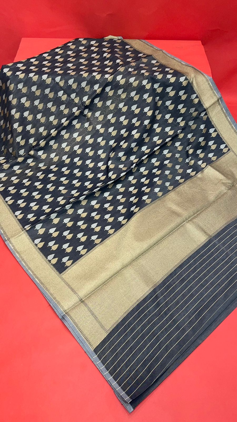 Grey Cotton Blend Banarasi Sarees For Women GEASF_700