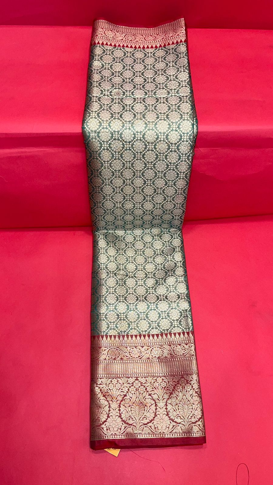 Faishana Presents Green Zari Kanchi Silk Brocade Contrast Maroon Zari Pattu Border Banarasi Saree