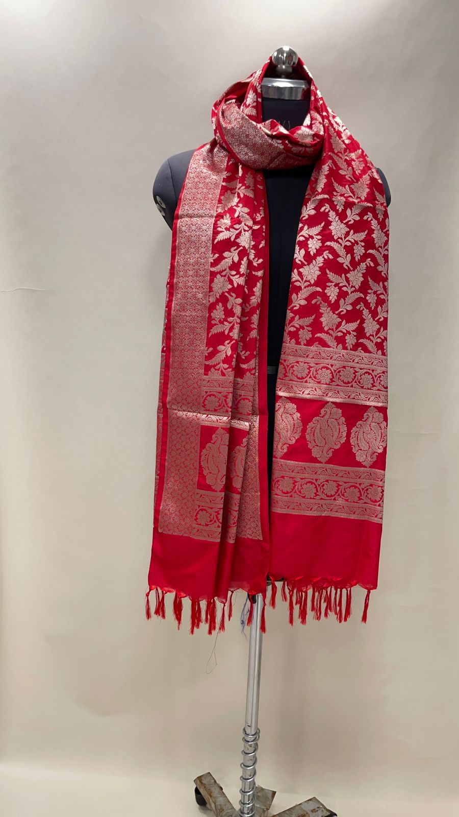 Faishana Presents Red Semi Katan Silk Tilfi Zari Floral Jaal Paisley Boota Anchal Zari Border Banarasi Dupatta