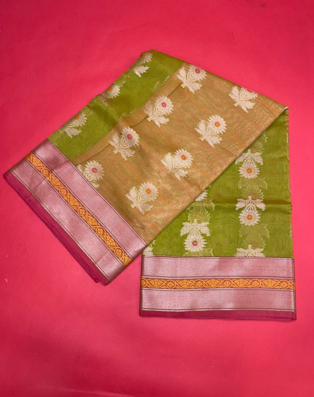 Faishana Presents Green Woven Organza Pink Border With Pink Blouse Banarasi Saree