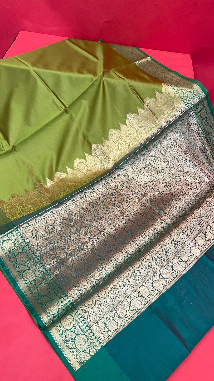 Faishana Presents Green Katan Silk Plain Zari Anchal With Contrast Green Zari Border Banarasi Saree