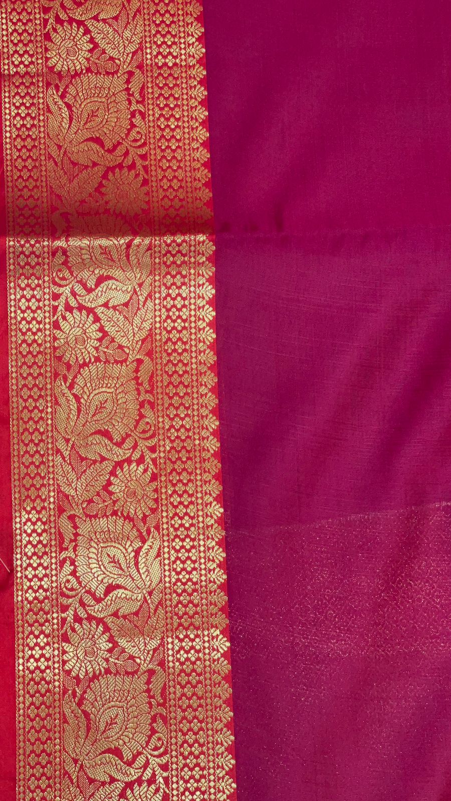 Faishana Presents Magenta Katan Silk Plain Zari Anchal With Contrast Red Zari Border Banarasi Saree