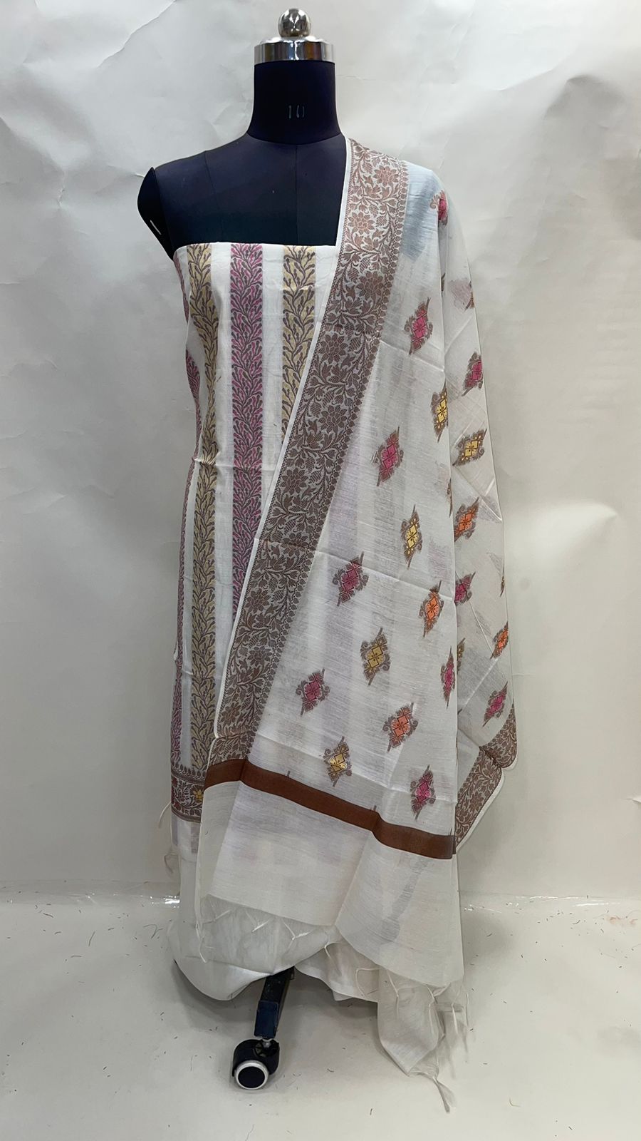 Faishana Presents White Cotton Resham Copper Zari 3pcs Suit Set accompanied with Plain Bottom and Top Copper Zari Cotton Jaal Stripe with White Booti Dupatta