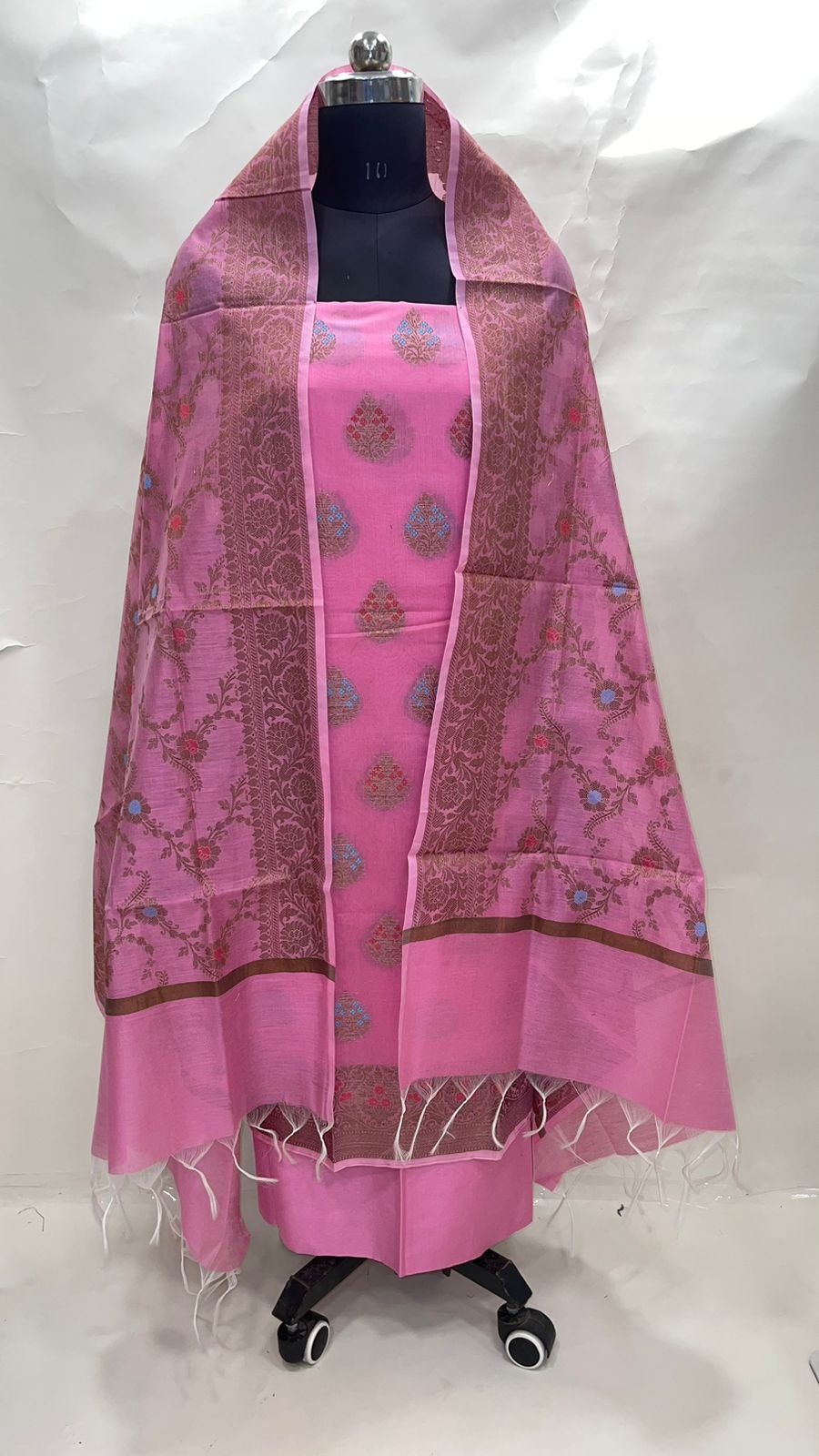 Faishana Presents Pink Cotton Resham Copper Zari 3pcs Suit Set accompanied with Plain Bottom and Top Mina Resham Boota with Pink Jaal Dupatta
