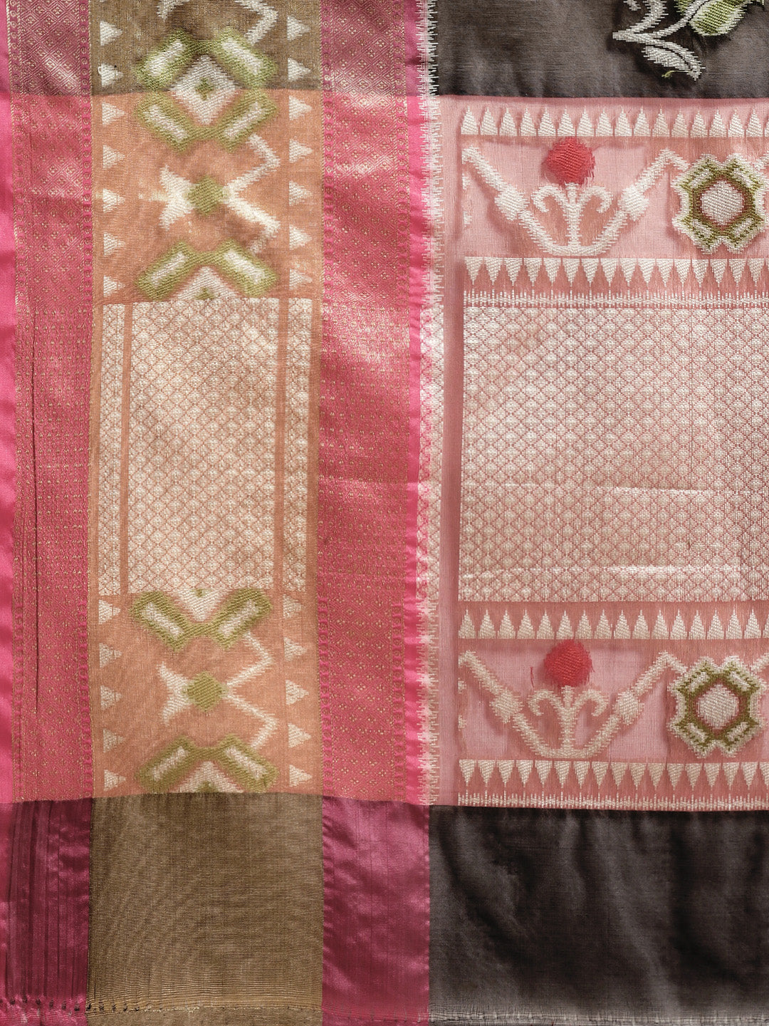 Faishana Presents Black & Magenta Ikkat Patola Art Silk Kanchi Pattu Border With Magenta Blouse Banarasi Saree