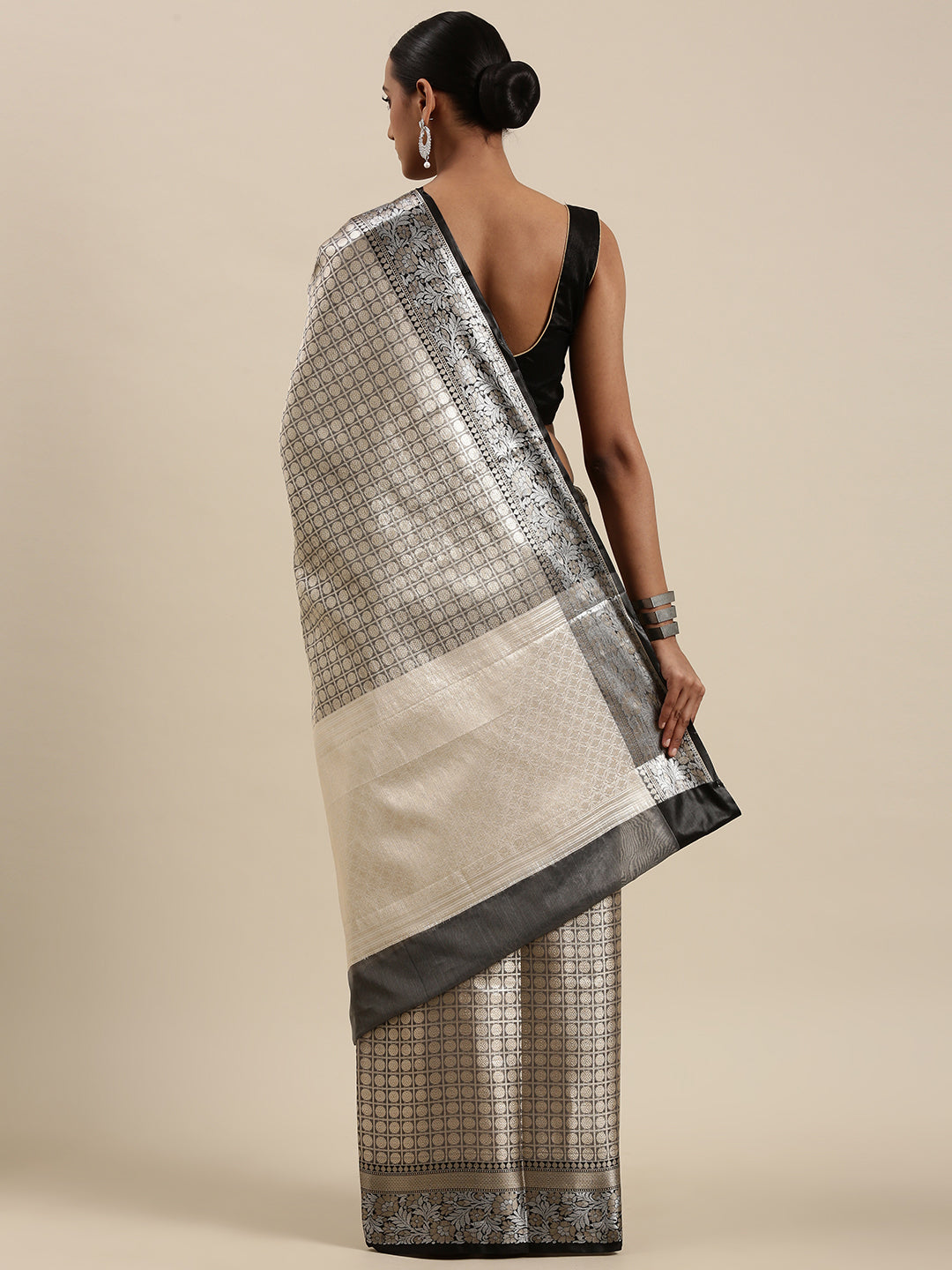 Black Kanchi Silk Banarasi Sarees For Women GEBE5