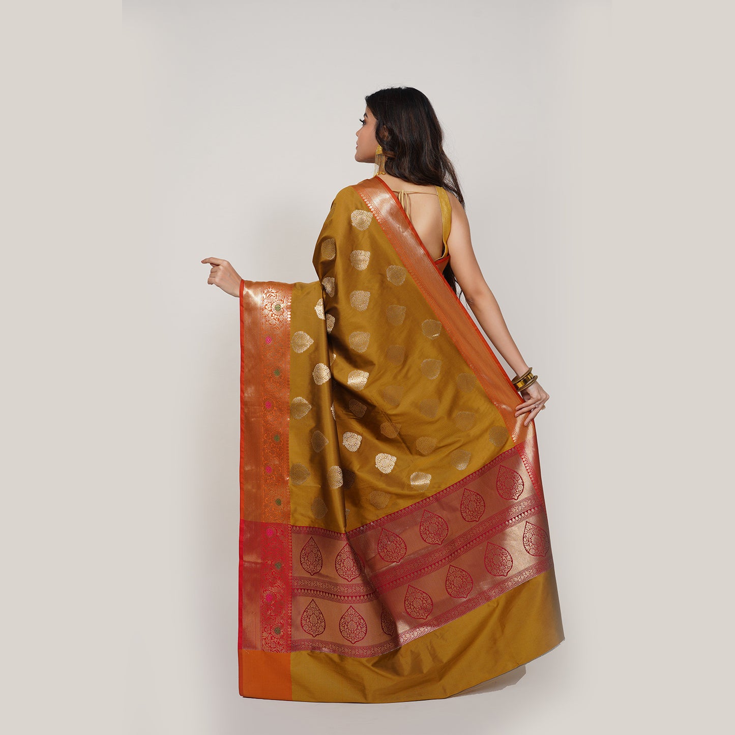 Faishana Presents Flaxen Yellow Katan Silk Woven Gold Zari Meena Border Handloom Banarasi Saree With Maroon Blouse Piece