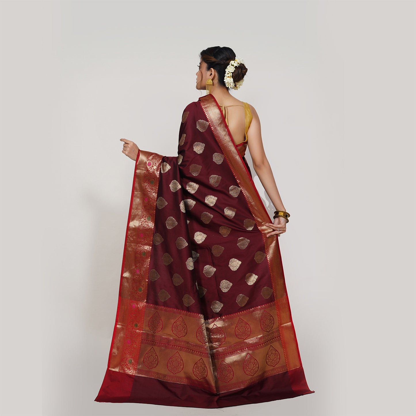 Faishana Presents Dark Brown Katan Silk Woven Gold Zari Meena Border Handloom Banarasi Saree With Maroon Blouse Piece