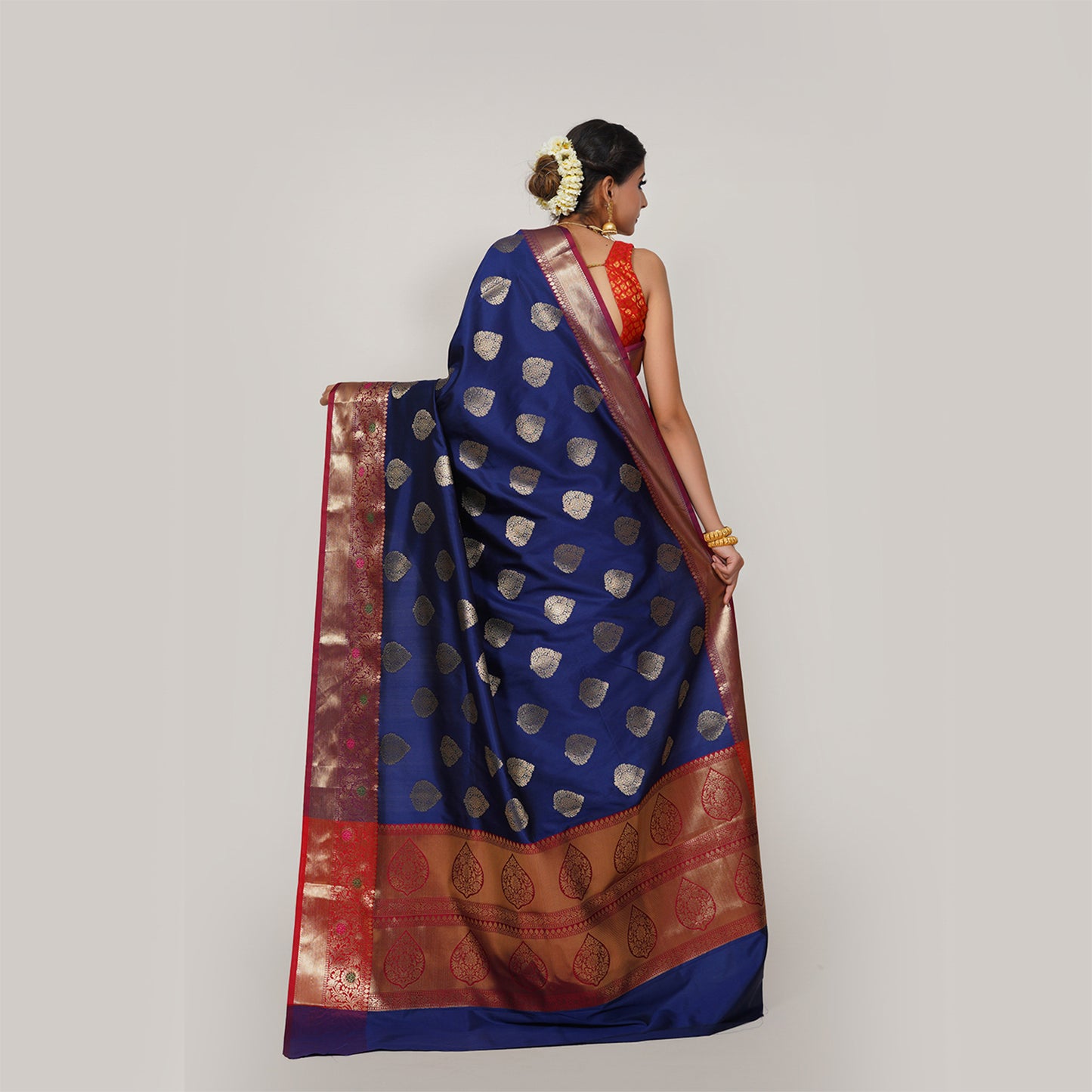Faishana Presents Navy Blue Katan Silk Woven Gold Zari Meena Border Handloom Banarasi Saree With Maroon Blouse Piece