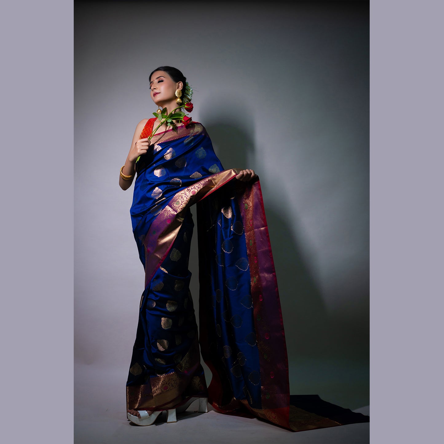 Faishana Presents Navy Blue Katan Silk Woven Gold Zari Meena Border Handloom Banarasi Saree With Maroon Blouse Piece