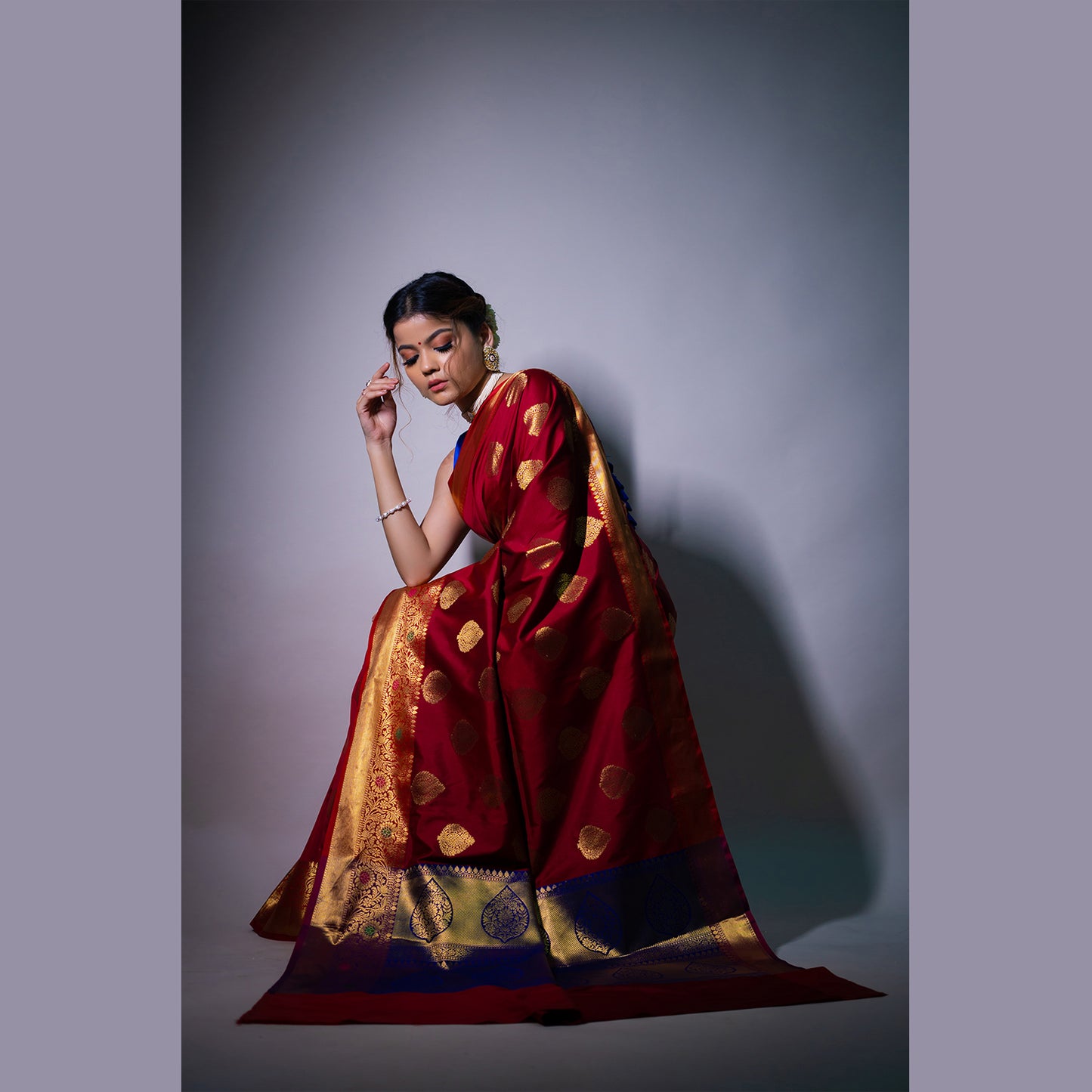 Faishana Presents Light Maroon Katan Silk Woven Gold Zari Meena Border Handloom Banarasi Saree With Indigo Blue Blouse Piece