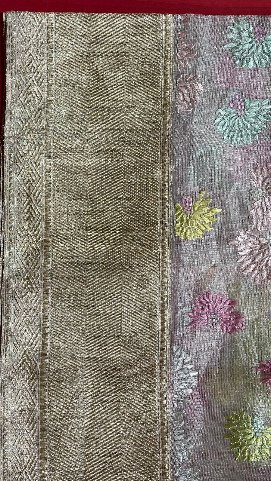 Faishana Pure Silk Handloom Beige Organza Silk Meenakari Booti Kadhwa Zari Border Banarasi Saree with Matching Beige Blouse