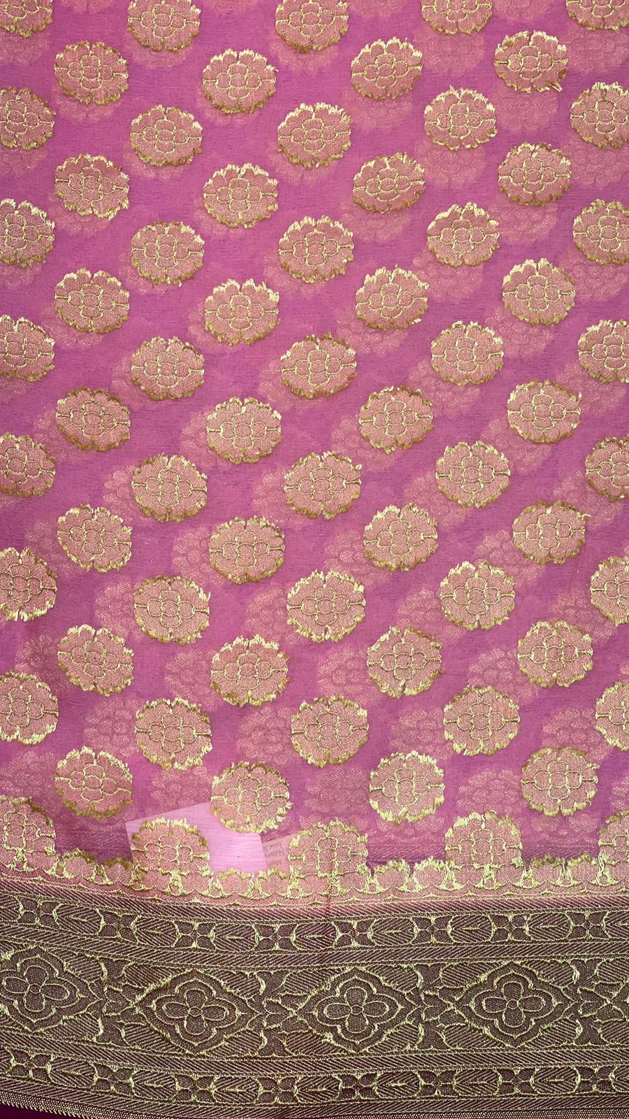 Radiant Threads: Faishana's Pure Silk Handloom Pink Khaddi Georgette Kadhwa Zari Booti Adorned in Kadhwa Magenta Pallu & Blouse