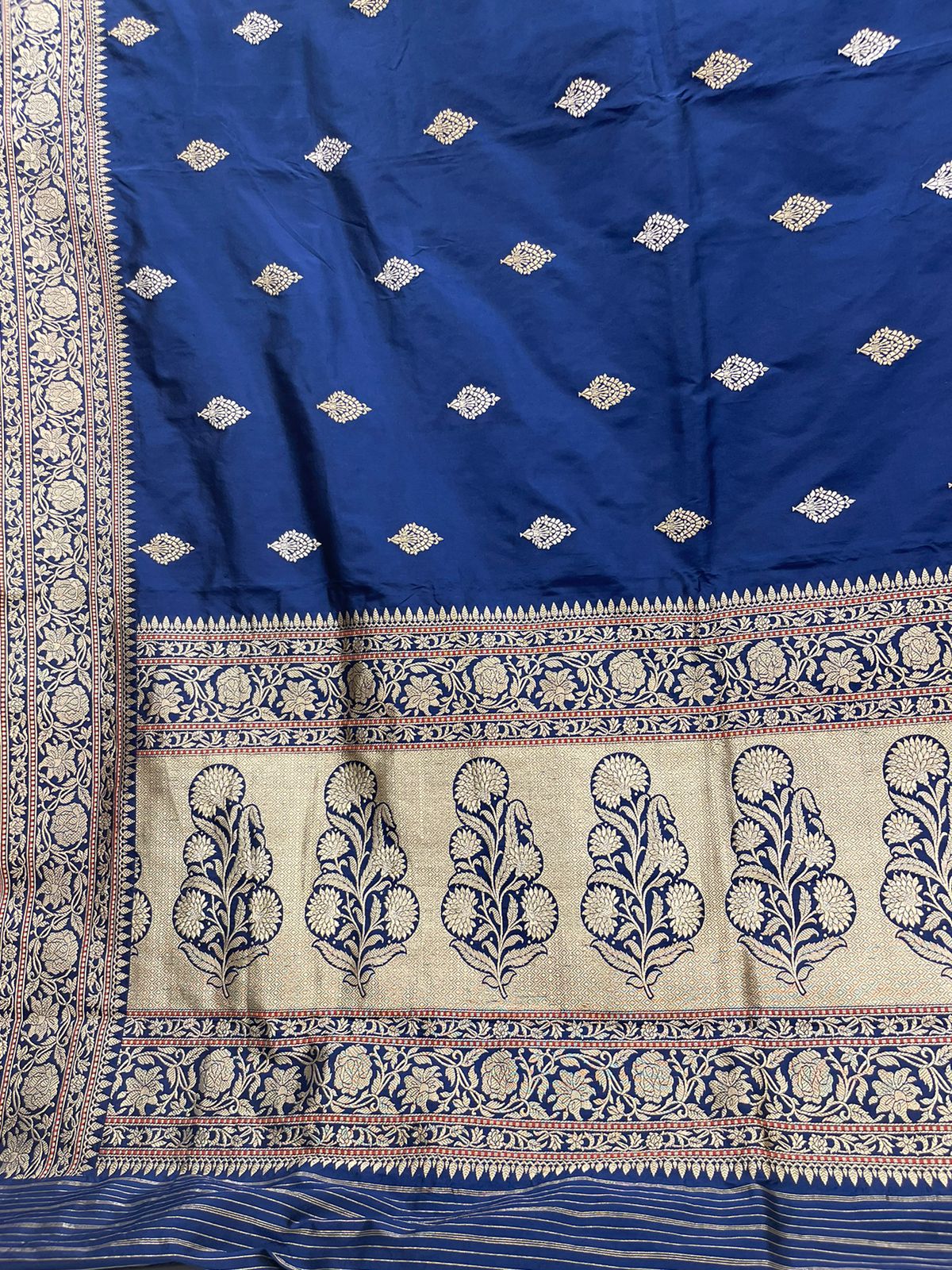 Regal Elegance: Faishana's Pure Silk Handloom Katan Navy Blue Saree with Silver-Gold Booti and Kadhwa Zari Border Paired with Navy Blue Kadhwa Blouse